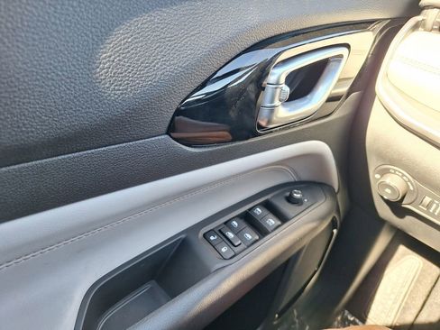 New 2026 Jeep Compass Limited image 25