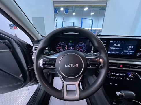 Used 2022 Kia K5 LXS FWD image 15
