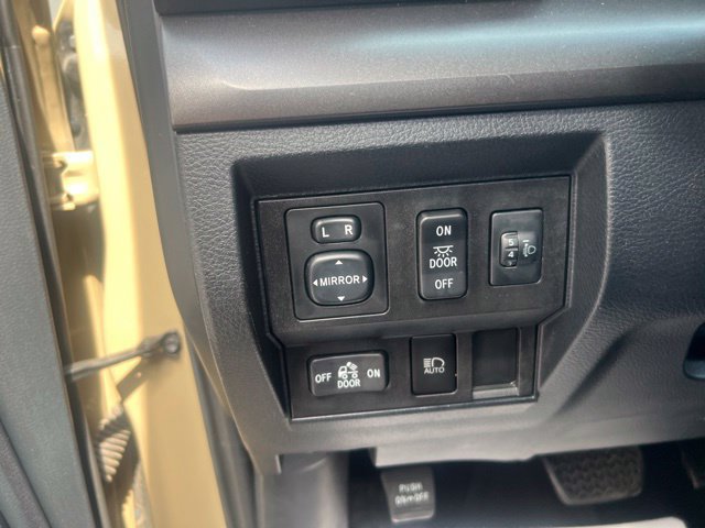 Used 2019 Toyota Tundra SR5 w/ SR5 Upgrade Package AWD/4WD image 17