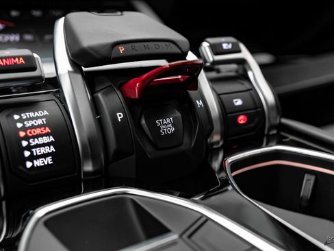 Used 2025 Lamborghini Urus SE AWD/4WD image 86
