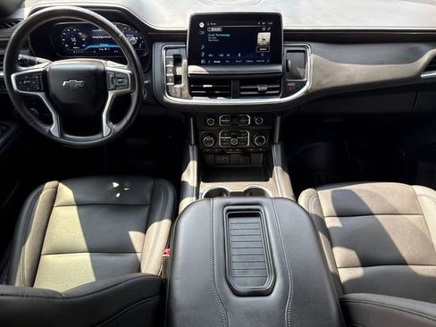 Used 2022 Chevrolet Suburban Z71 w/ Luxury Package AWD/4WD image 12