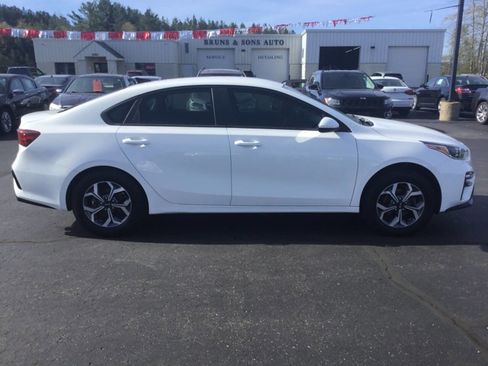 Used 2019 Kia Forte LXS FWD image 6
