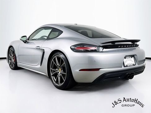 Used 2018 Porsche 718 Cayman S image 5