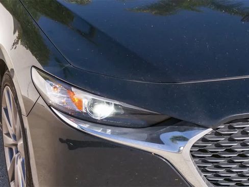 Used 2020 MAZDA MAZDA3 Sedan w/ Select Package image 4