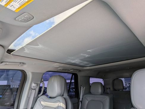 Used 2020 Lincoln Navigator Reserve w/ Luxury Package image 17