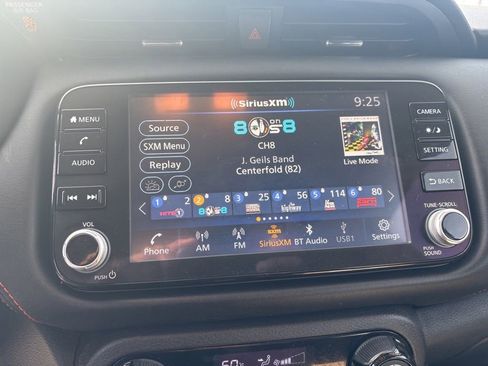 Used 2022 Nissan Kicks SR w/ Interior Electronics Package FWD image 17