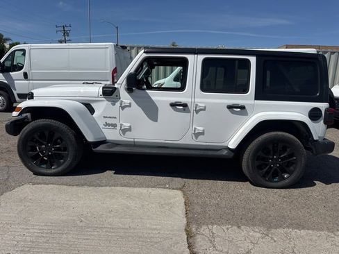 Used 2023 Jeep Wrangler Unlimited Sahara w/ Cold Weather Group AWD/4WD image 8