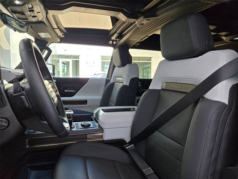 Used 2025 GMC Hummer EV 3X AWD/4WD image 29