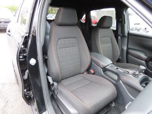 Certified 2025 Honda HR-V Sport image 17