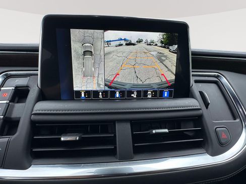 Used 2023 Chevrolet Tahoe High Country w/ Premium Package 2 AWD/4WD image 12
