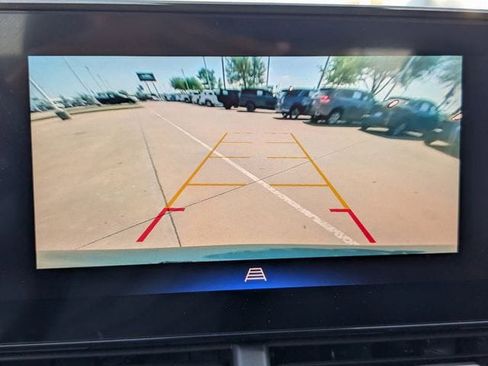 Used 2025 Chevrolet Trax LT w/ LT Convenience Package image 16