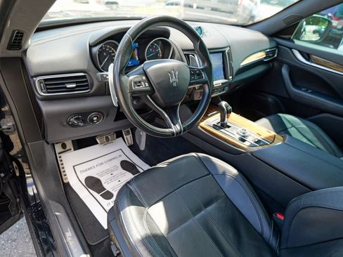 Used 2017 Maserati Levante S AWD/4WD image 19