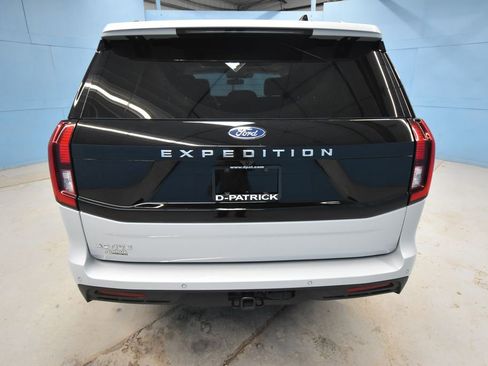 Used 2025 Ford Expedition Active image 43
