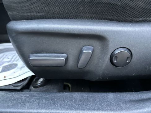 Used 2016 Toyota Camry LE image 12