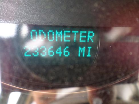 Used 2007 GMC Yukon SLT w/ SLT Preferred Equipment Group image 8