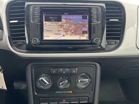 Used 2017 Volkswagen Beetle 1.8T S image 5