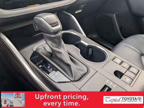 Used 2023 Toyota Highlander XLE image 24
