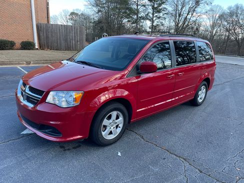 Used 2012 Dodge Grand Caravan SXT image 7