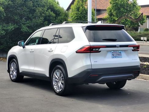 Certified 2024 Toyota Grand Highlander AWD image 7