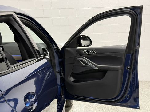 Used 2022 BMW X6 xDrive40i w/ M Sport Package AWD/4WD image 44