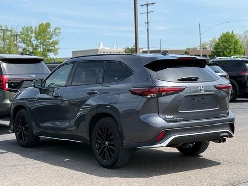 Used 2025 Toyota Highlander XSE AWD/4WD image 44
