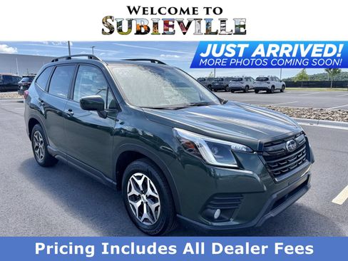 Used 2023 Subaru Forester Premium AWD/4WD image 1