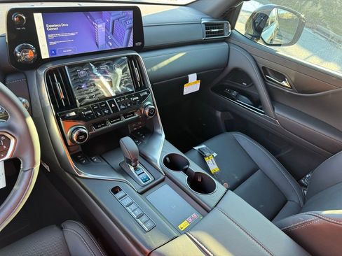 New 2025 Lexus LX 700h Luxury image 30