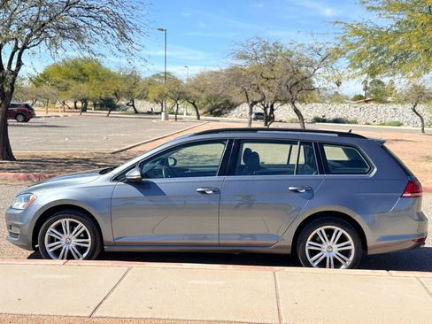 Used 2015 Volkswagen Golf TDI SE FWD image 2
