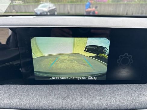 Used 2025 Nissan Kicks SV w/ Charging Package image 30