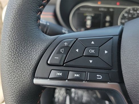 New 2025 Nissan Versa SR w/ Trunk Package image 5