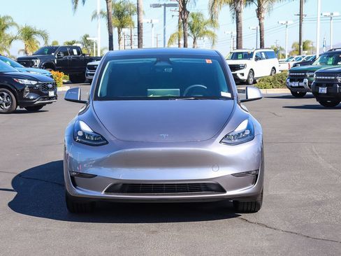 Used 2025 Tesla Model Y Long Range AWD/4WD image 2