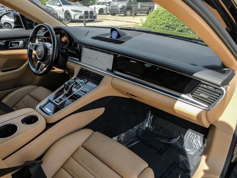 Used 2019 Porsche Panamera 4 AWD/4WD image 10