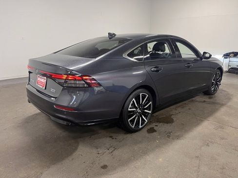 Used 2024 Honda Accord Touring image 3