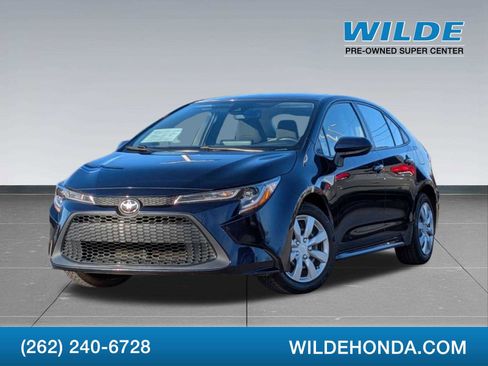Used 2022 Toyota Corolla LE image 1