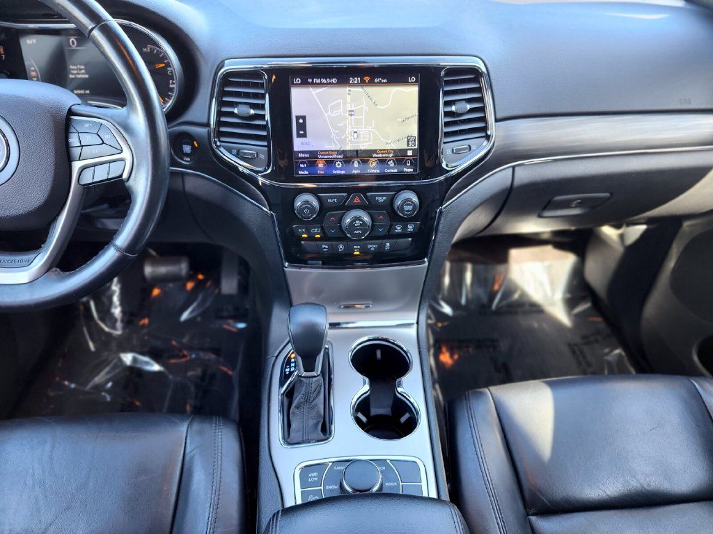 Used 2019 Jeep Grand Cherokee Limited AWD/4WD image 14