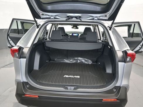 Used 2025 Toyota RAV4 XLE image 13