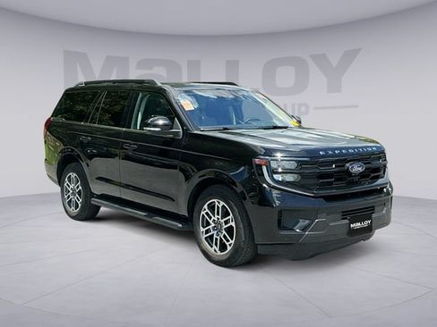 Used 2025 Ford Expedition Active AWD/4WD image 7