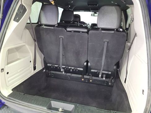 Used 2019 Dodge Grand Caravan SXT w/ Rear Park Assist Package image 41