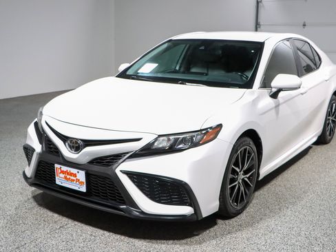 Used 2023 Toyota Camry SE FWD image 29