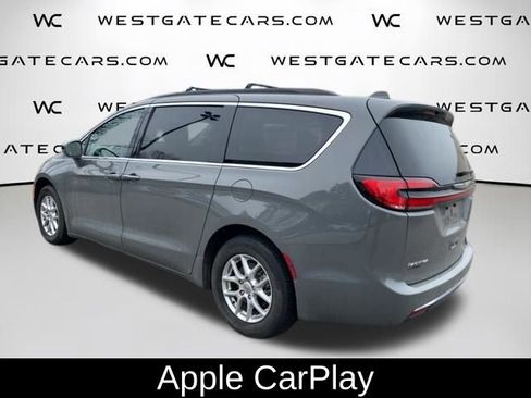 Used 2022 Chrysler Pacifica Touring-L image 11