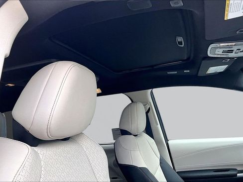 New 2026 Toyota Sienna Platinum image 22