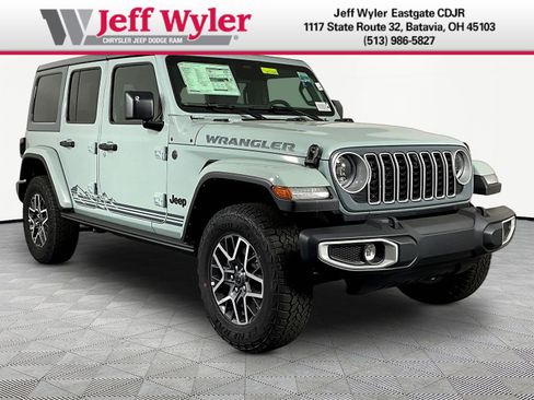 New 2026 Jeep Wrangler Unlimited Sahara w/ Rockslide Package AWD/4WD image 3