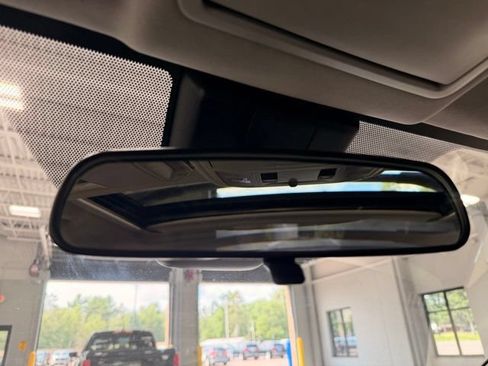 Used 2017 Toyota RAV4 XLE AWD/4WD image 40