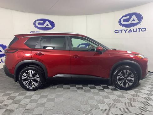 Used 2023 Nissan Rogue SV w/ SV Premium B Package FWD image 2