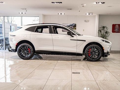 New 2026 Aston Martin DBX 707 image 9