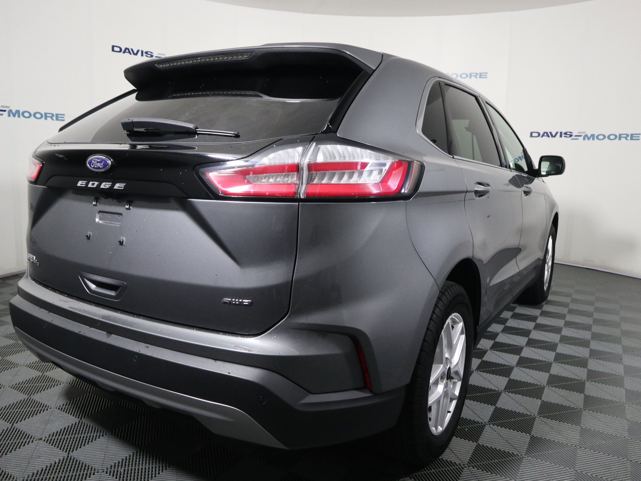 Used 2024 Ford Edge SEL AWD/4WD image 5