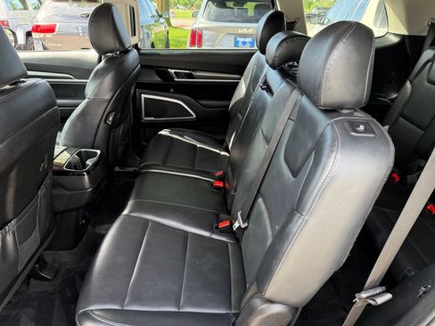 Used 2020 Kia Telluride LX AWD/4WD image 14