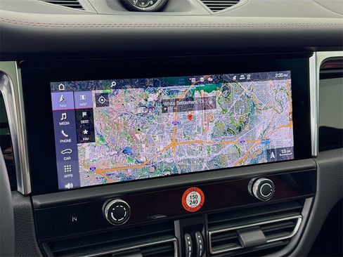 Used 2025 Porsche Macan image 20