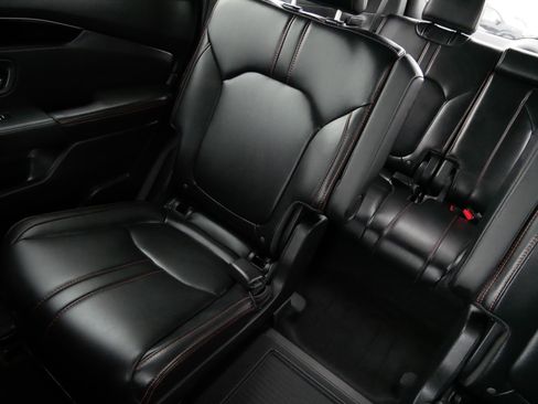 Certified 2025 Honda Pilot TrailSport image 12