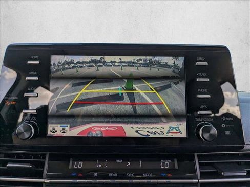 Certified 2022 Toyota Sienna Limited image 14